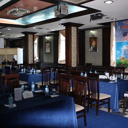 Hotel Bar Restaurant America Kukes Buitenkant foto